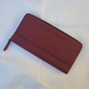 Marc Jacobs Branded Saffiano Standard Continental Wallet
